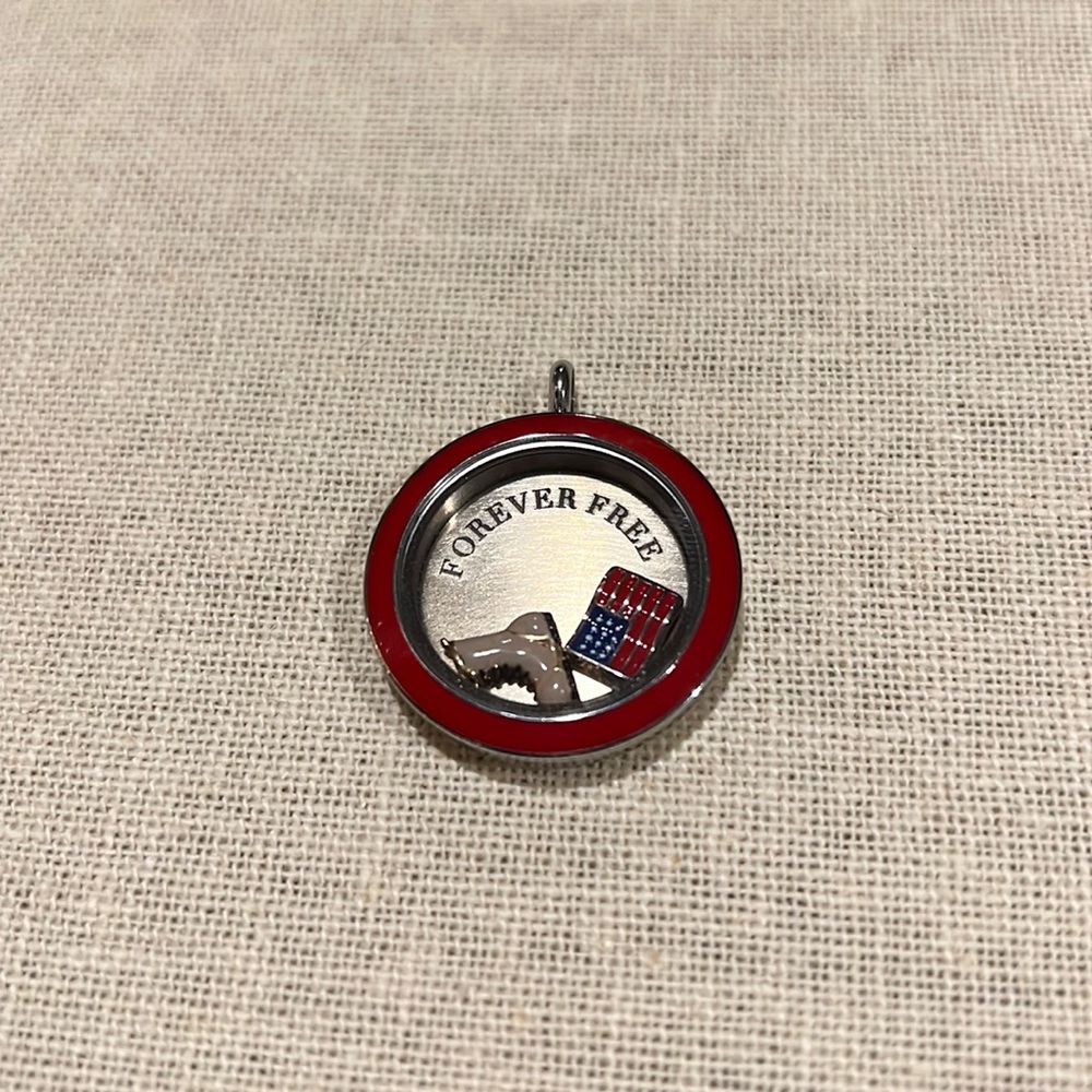 Origami Owl Custom Designed Army Locket - image 1